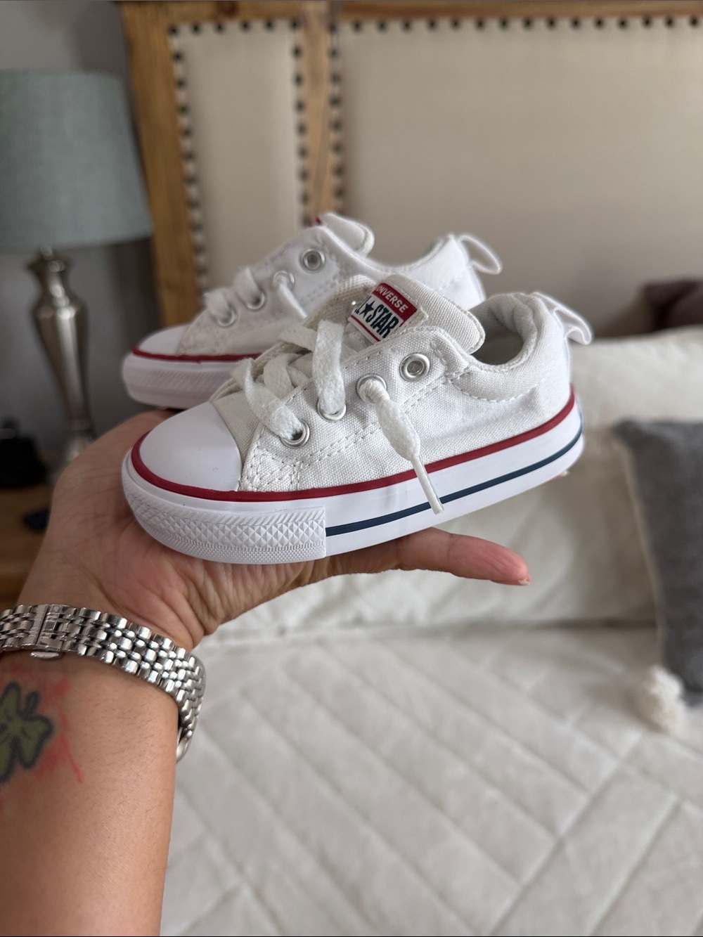 Converse Toddlers White Low-Top Sneakers with Red & Navy Trim-size 5
